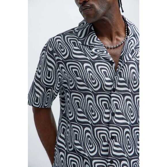 Osiris Textured Button Up Short Sleeve Shirt Black Men's - Picture 3 of 7
